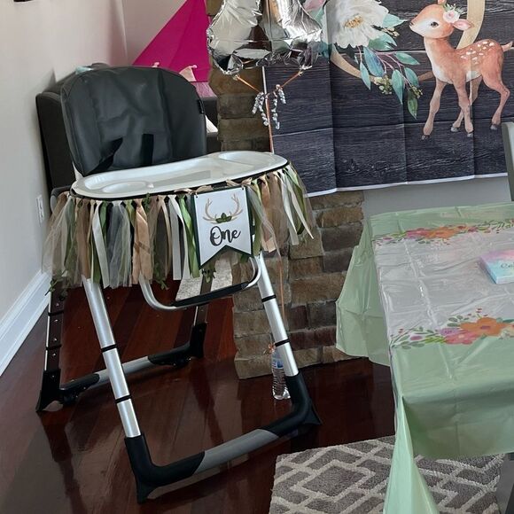 Woodland First Birthday Decorations ONE high chair banner and gold sparkly crown - Picture 3 of 9